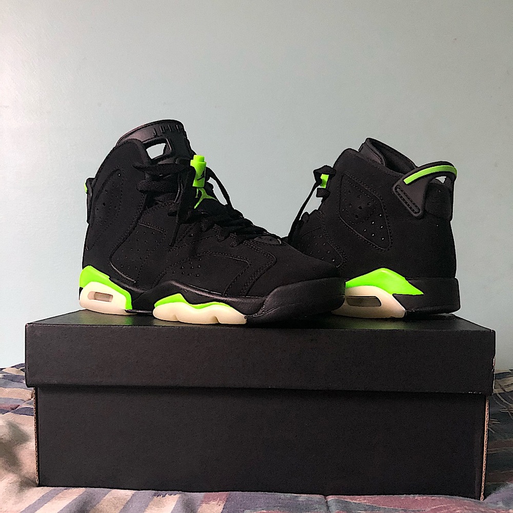 Jordan 6 “Electric Green” GS 5.5Y - Picture 1 of 5